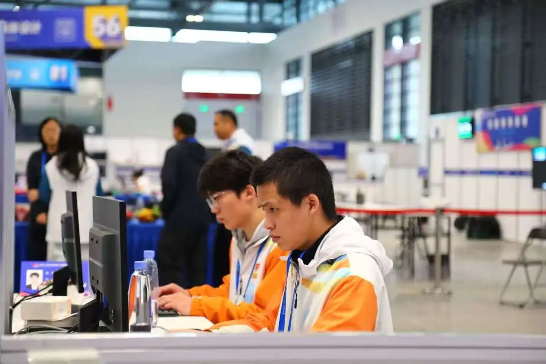 亚洲成AV人片一区二区三区