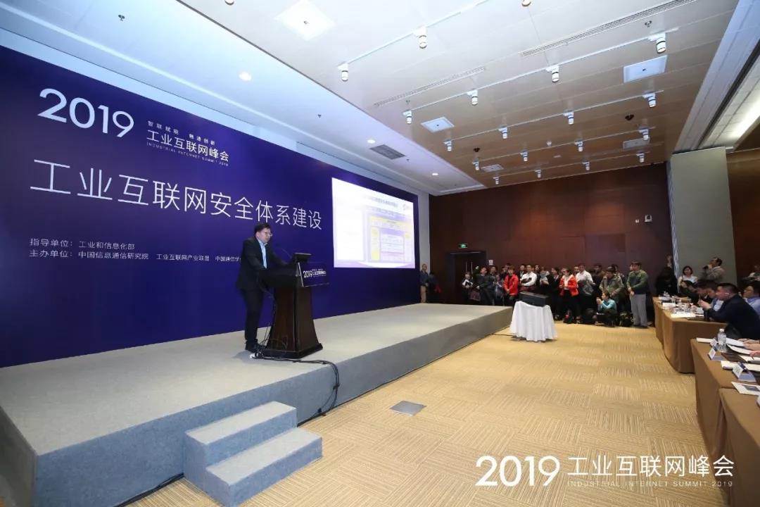 亚洲成AV人片一区二区三区