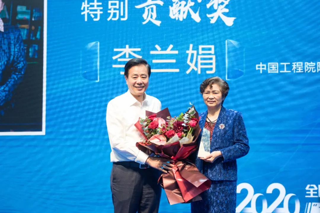 全国科技工作者日,安恒信息董事长范渊获“十佳科技追梦人”奖项